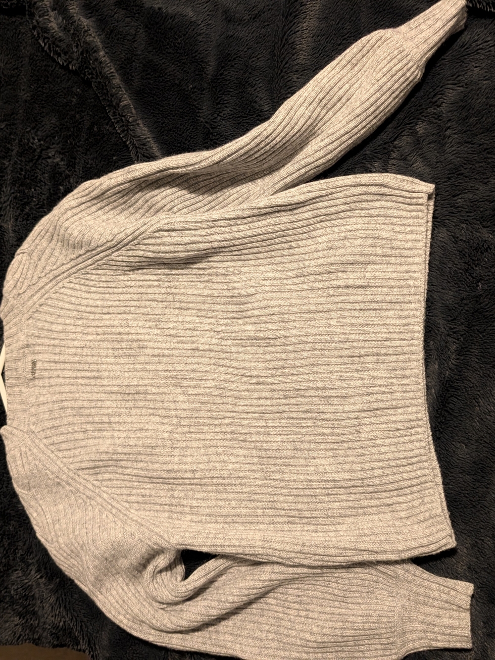 GUESS Light Gray Ribbed Crewneck Sweater - Picture 4 of 5
